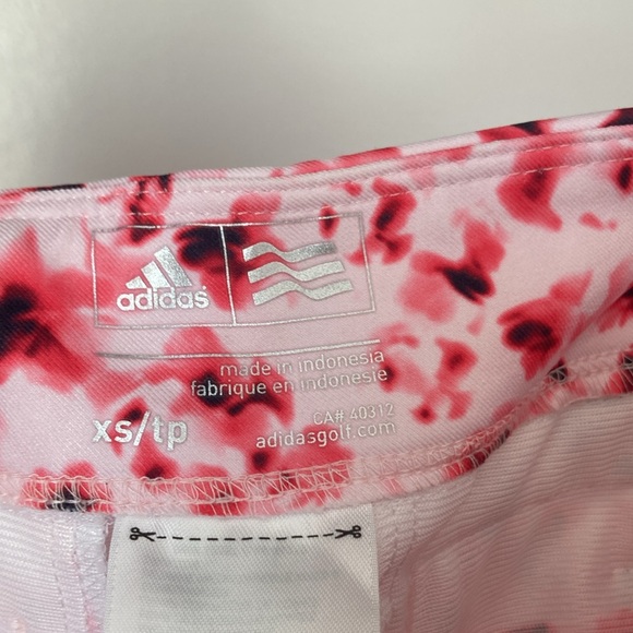 Adidas Golf Pants with pockets. They are XS but fit more like a small. - Picture 2 of 4